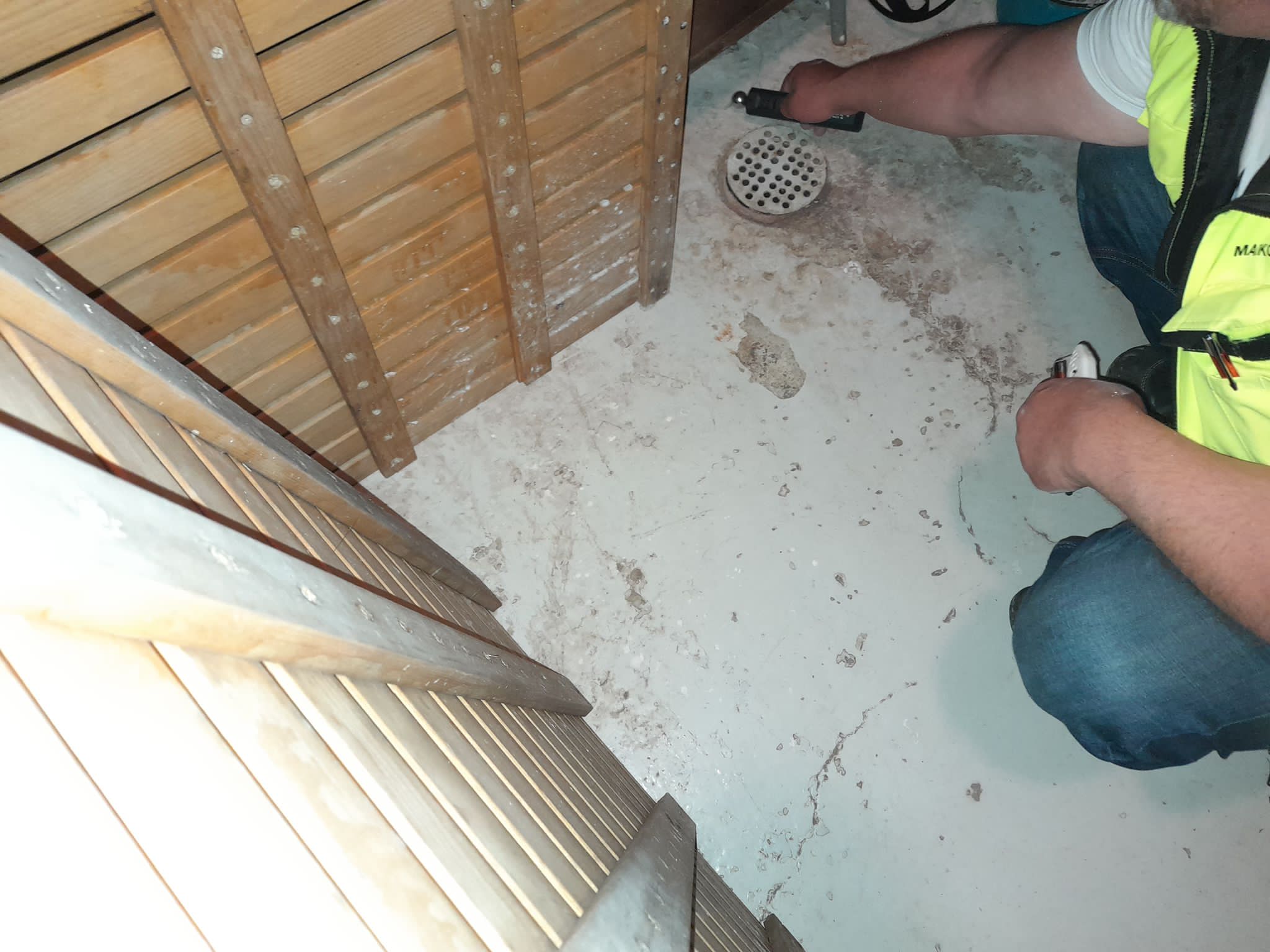Kosteusmittaus märkätilan lattiarakenteesta